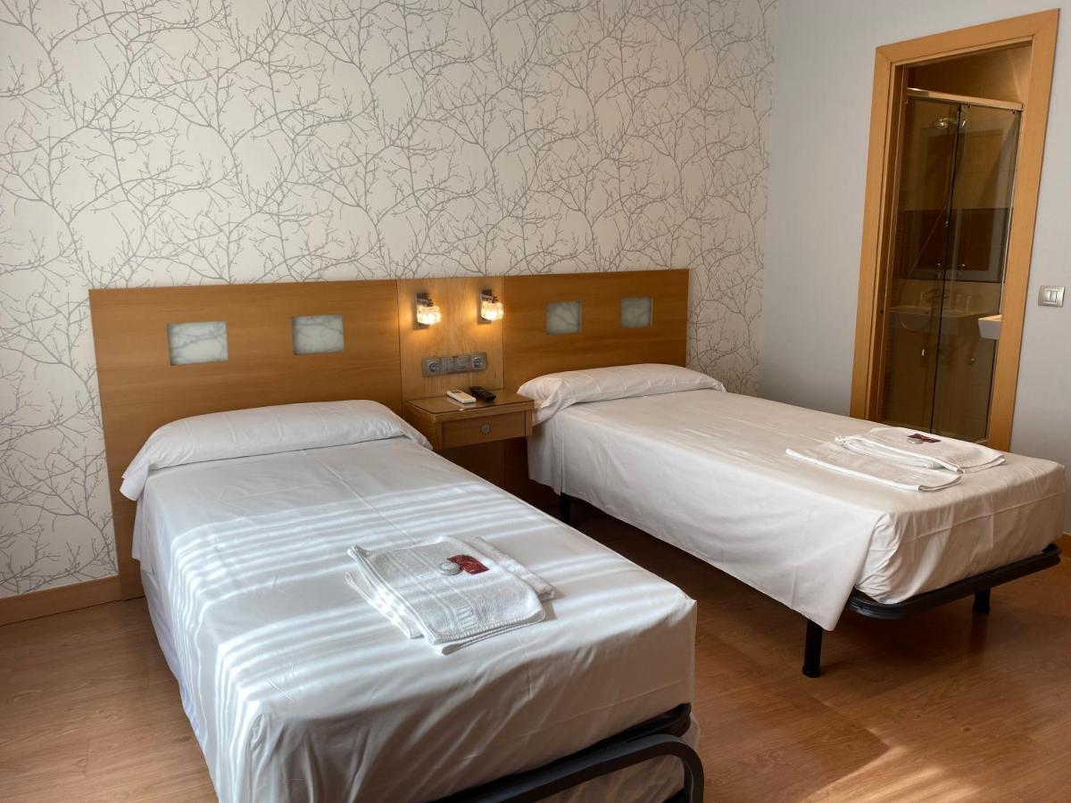 Hostal Rias Bajas Madryt Zewnętrze zdjęcie