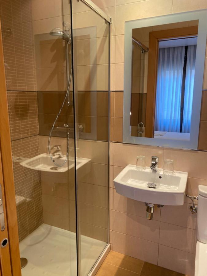 Hostal Rias Bajas Madryt Zewnętrze zdjęcie