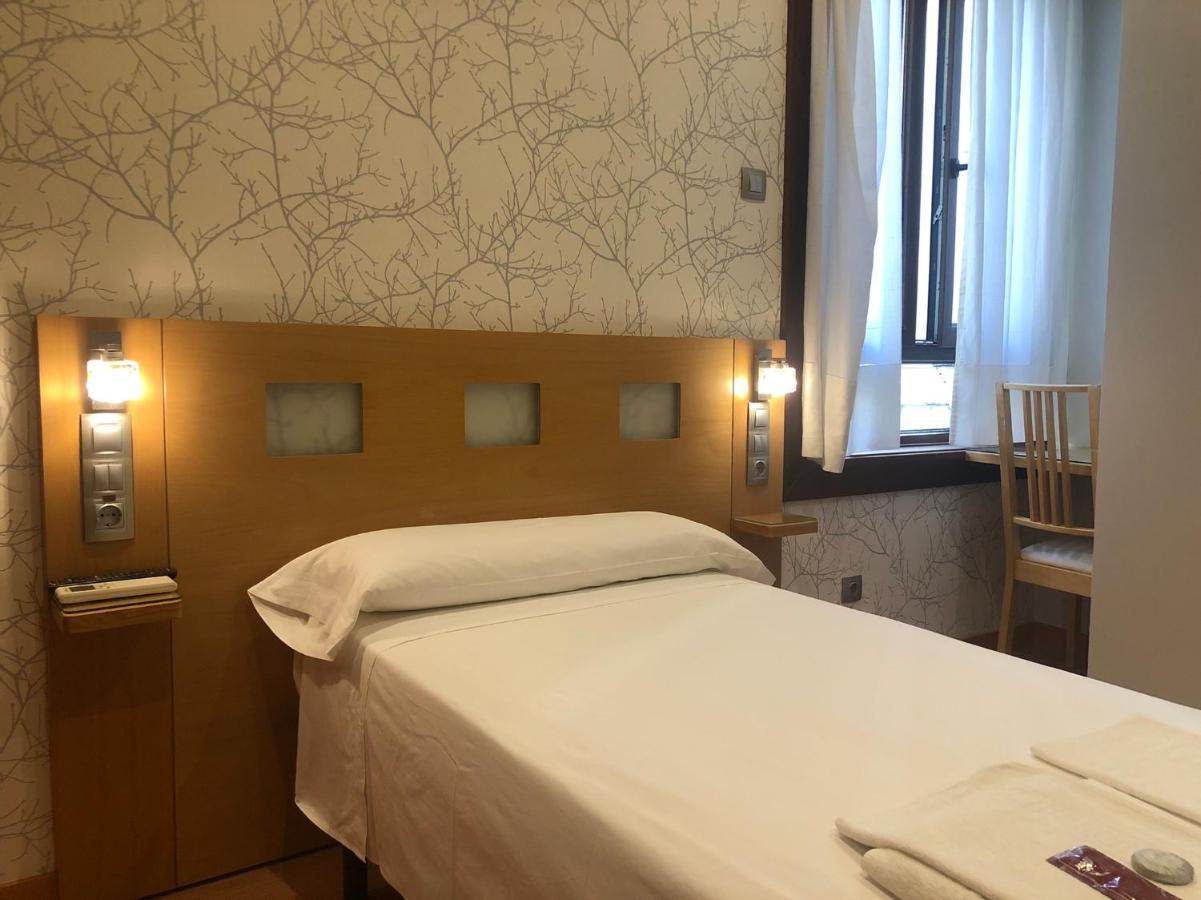 Hostal Rias Bajas Madryt Zewnętrze zdjęcie