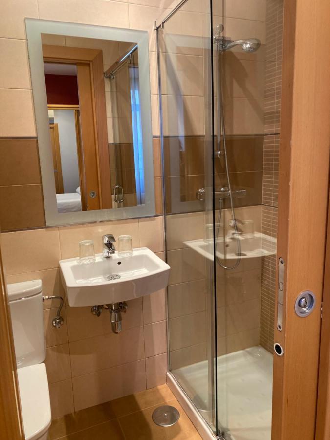 Hostal Rias Bajas Madryt Zewnętrze zdjęcie