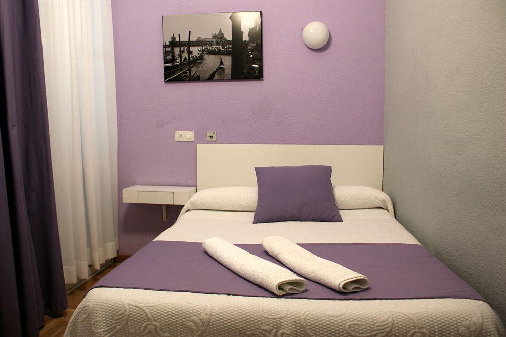 Hostal Rias Bajas Madryt Zewnętrze zdjęcie