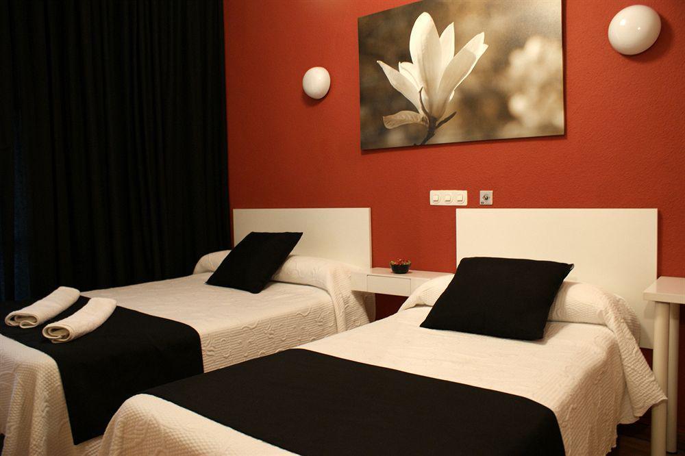 Hostal Rias Bajas Madryt Zewnętrze zdjęcie
