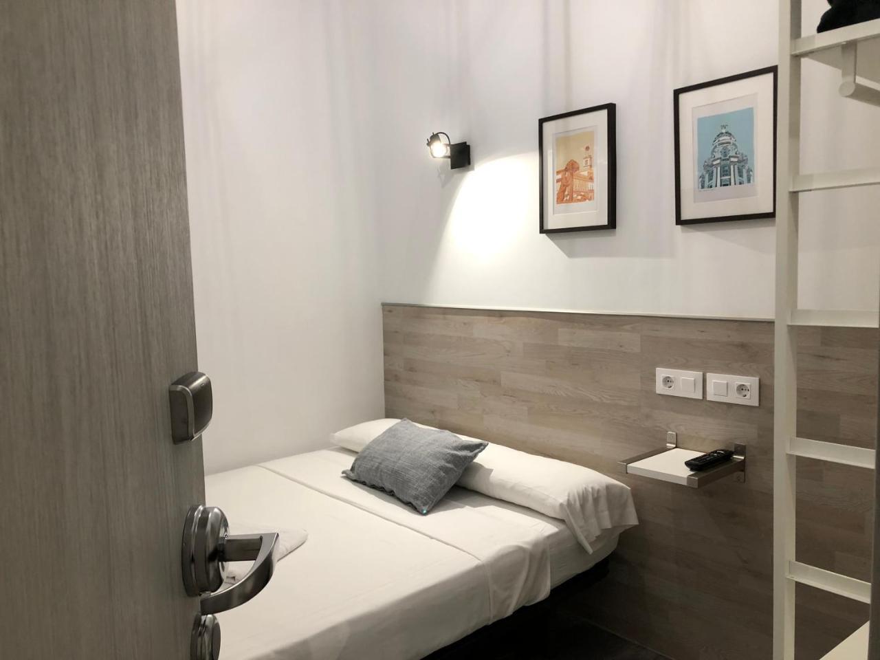 Hostal Rias Bajas Madryt Zewnętrze zdjęcie