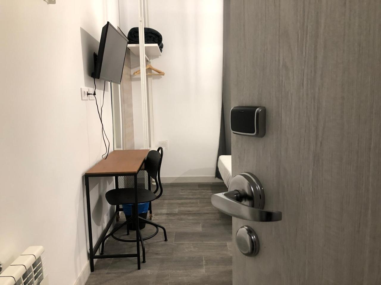 Hostal Rias Bajas Madryt Zewnętrze zdjęcie