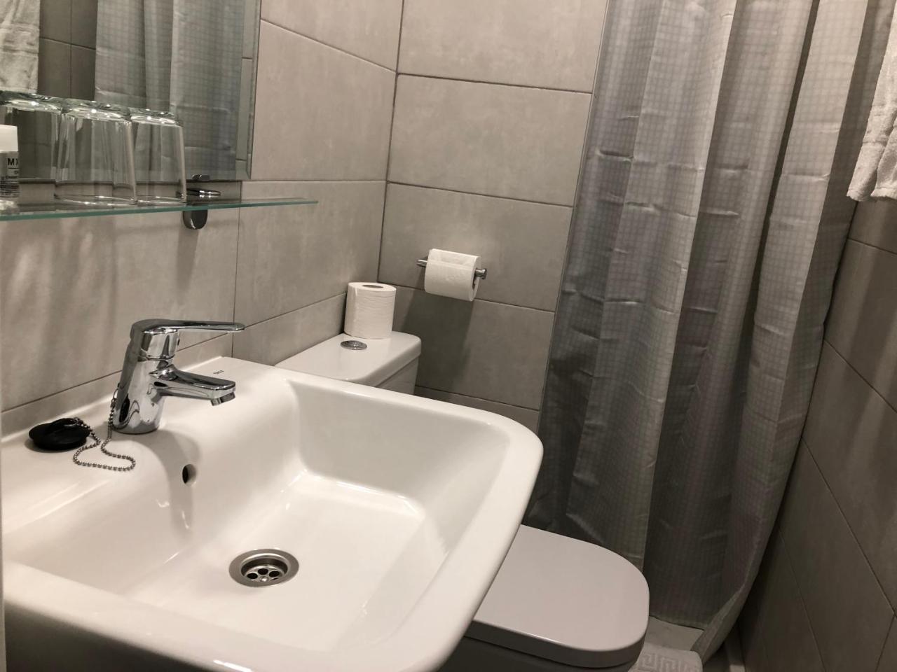 Hostal Rias Bajas Madryt Zewnętrze zdjęcie