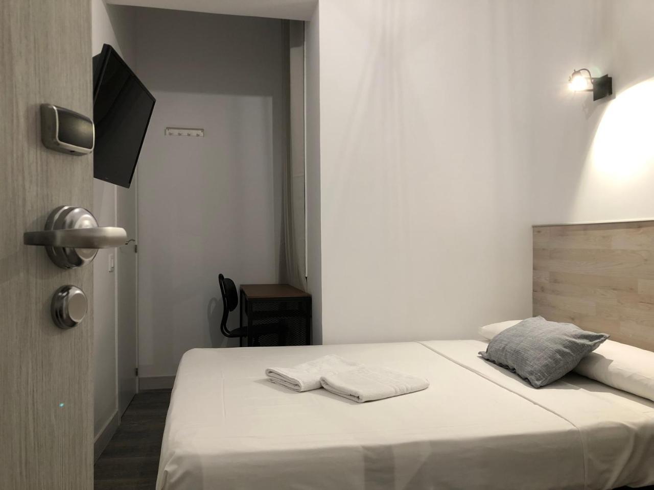 Hostal Rias Bajas Madryt Zewnętrze zdjęcie