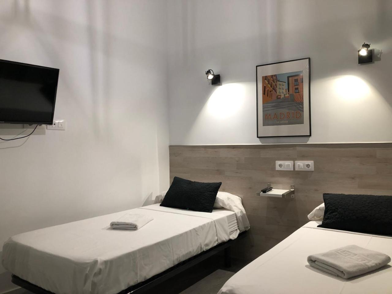 Hostal Rias Bajas Madryt Zewnętrze zdjęcie