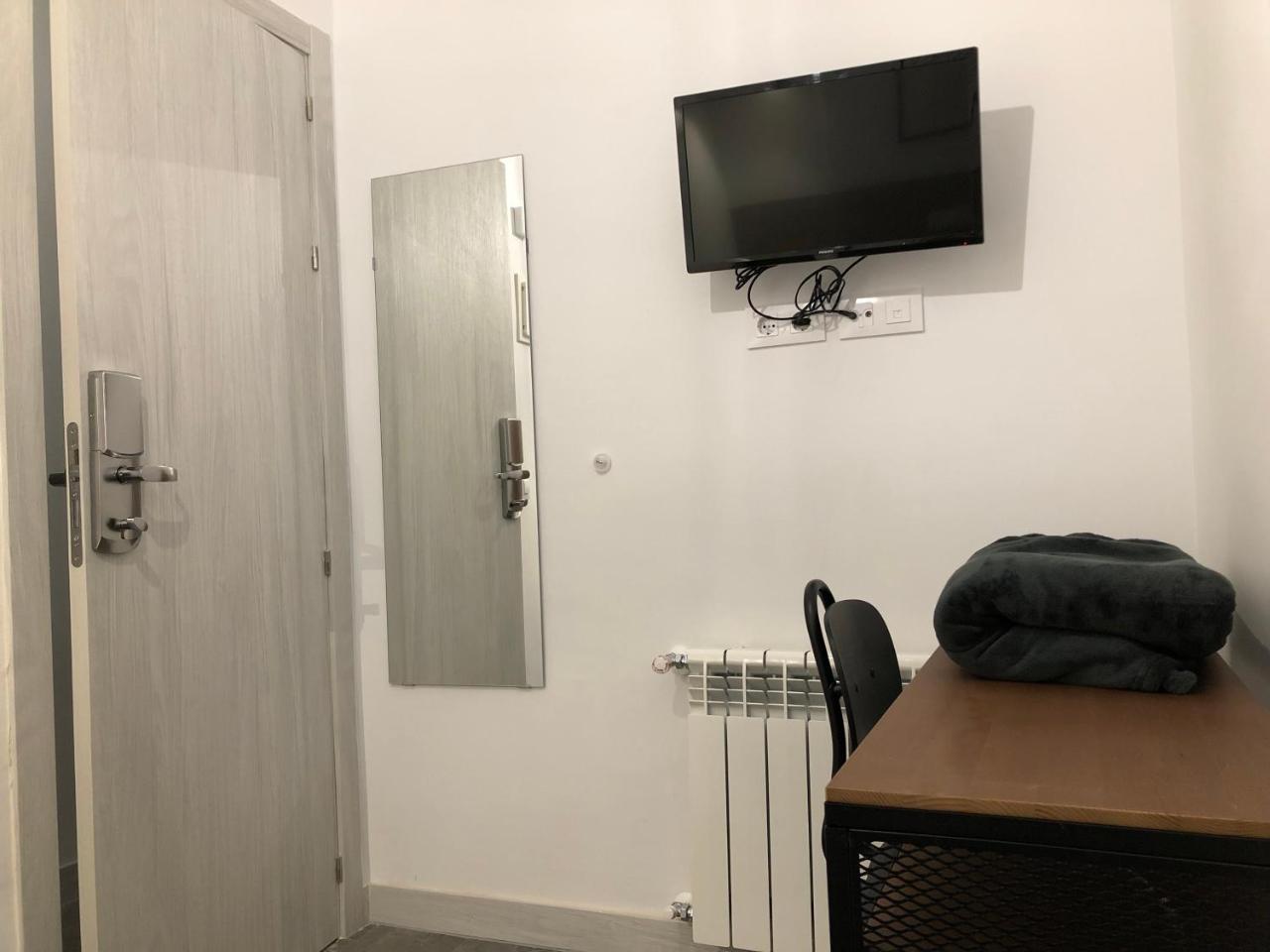 Hostal Rias Bajas Madryt Zewnętrze zdjęcie