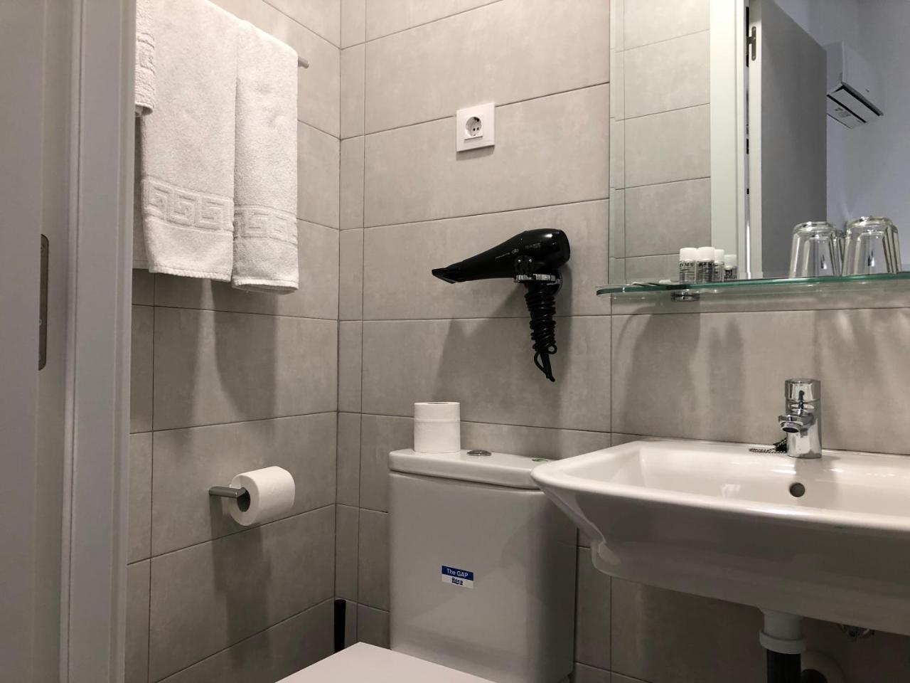 Hostal Rias Bajas Madryt Zewnętrze zdjęcie