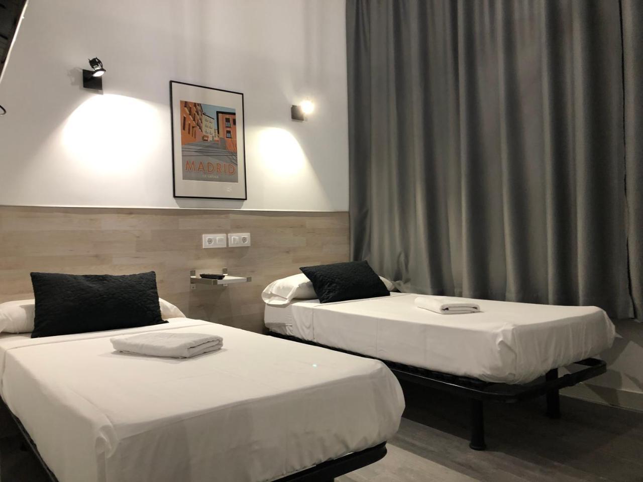Hostal Rias Bajas Madryt Zewnętrze zdjęcie
