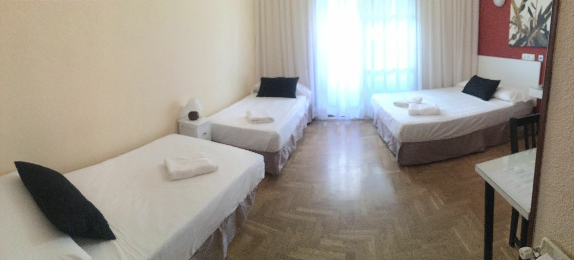 Hostal Rias Bajas Madryt Zewnętrze zdjęcie