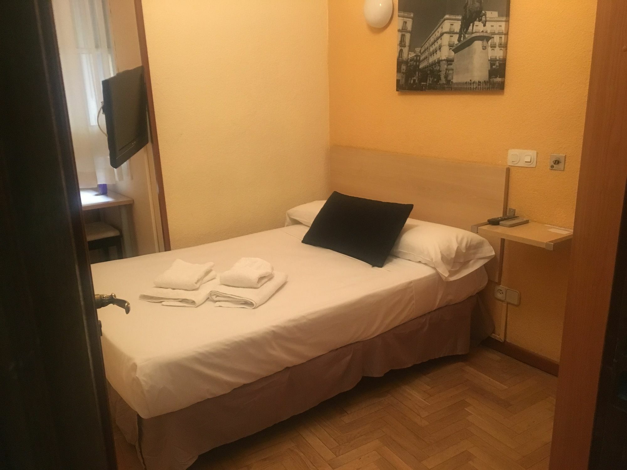 Hostal Rias Bajas Madryt Zewnętrze zdjęcie