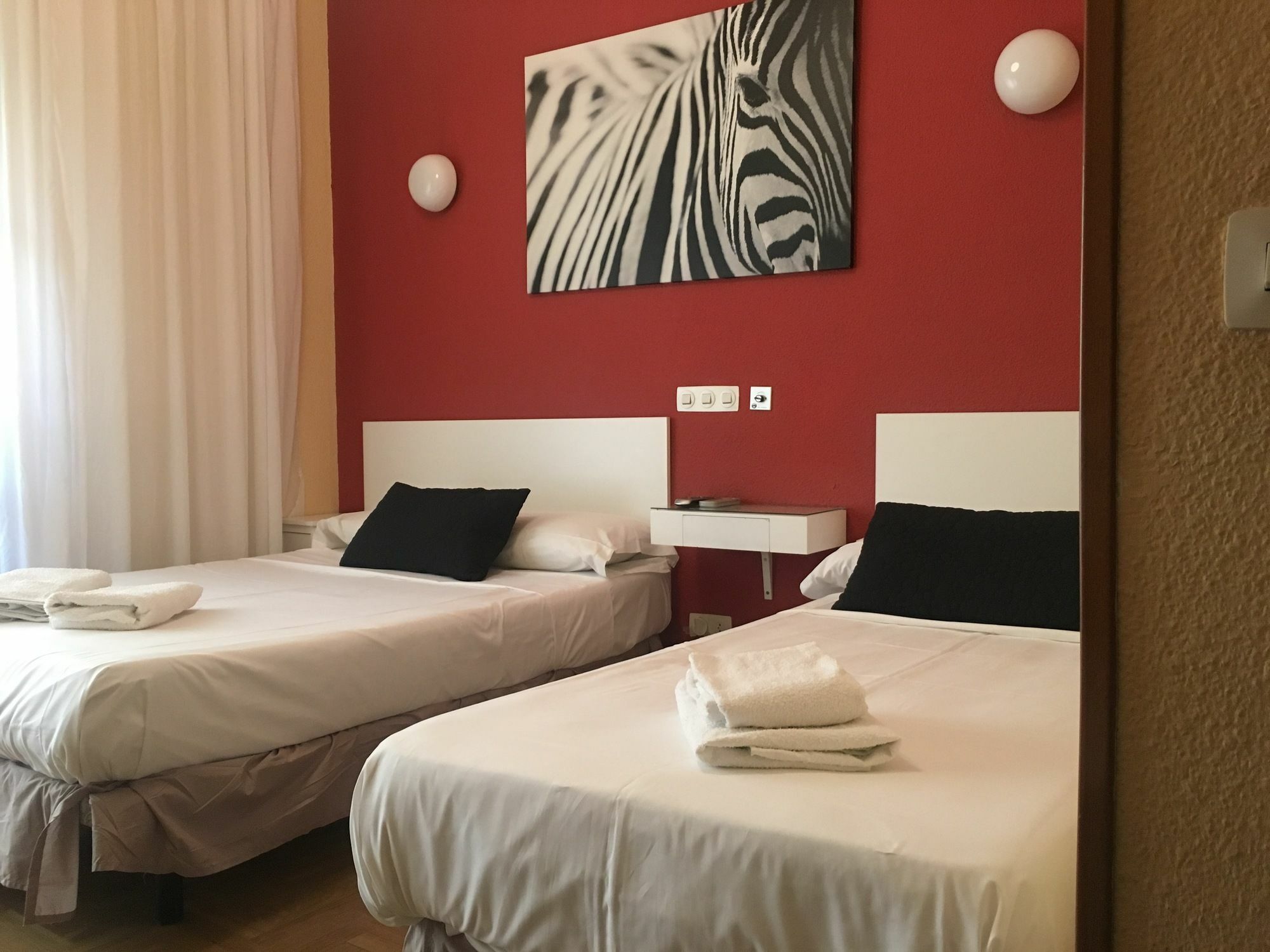 Hostal Rias Bajas Madryt Zewnętrze zdjęcie